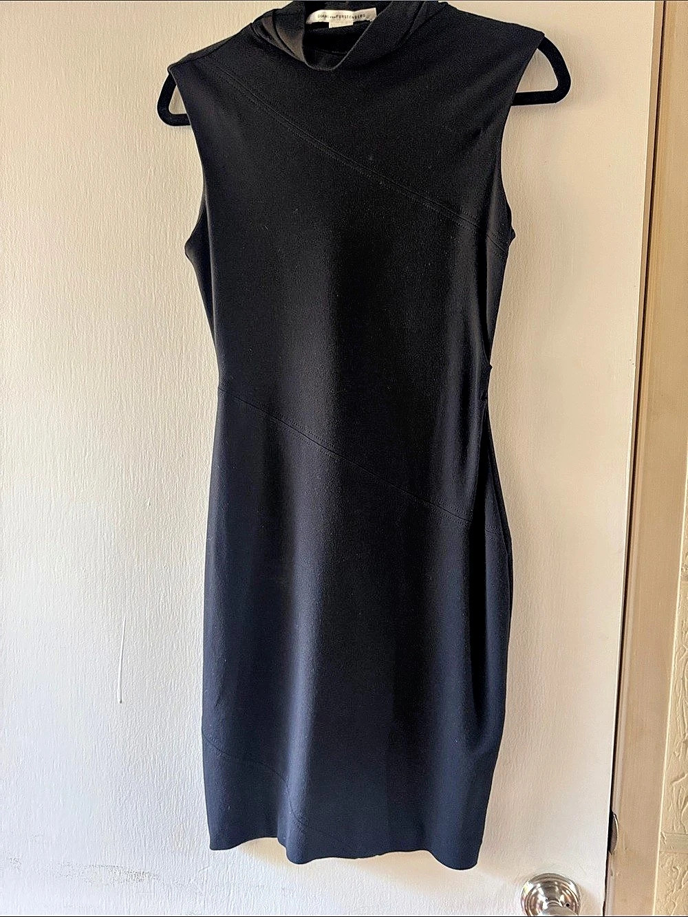 Diane von Furstenberg Black Mini Dress Size 4 Like New